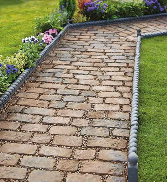 Hardscaping: Pavers, paths and patios